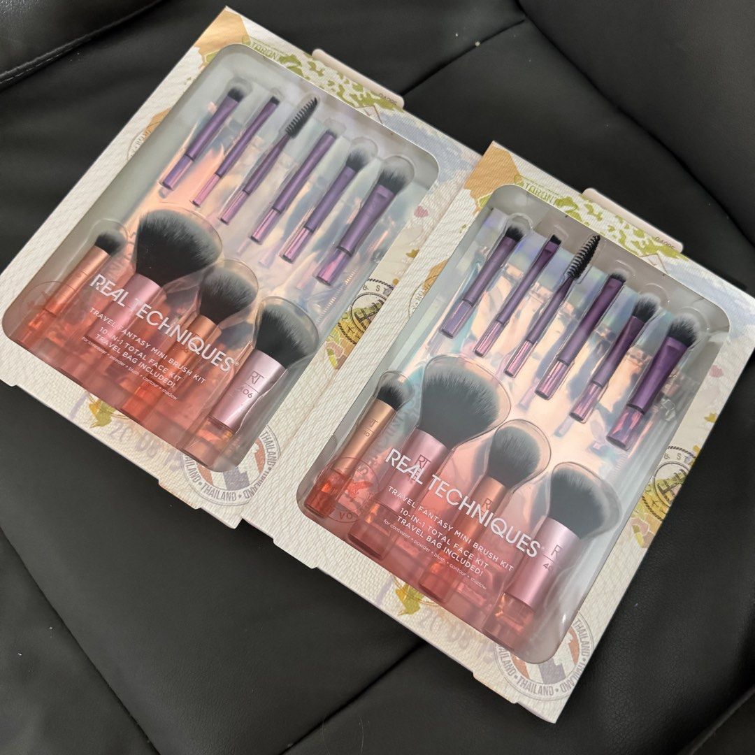 ORIGINAL Real Techniques Travel Fantasy Mini Brush Kit (Category: Makeup) located in Bulacan. Submitted by mykakarizza (Listing ID 1462047998, Image 1). Description: Personal items ✨✨ ORIGINAL 💯 Brandnew 💯 Real Techniques Travel Fantasy Mini Brush Kit 10 short handles but full-sized brushes With travel pouch ₱850.
