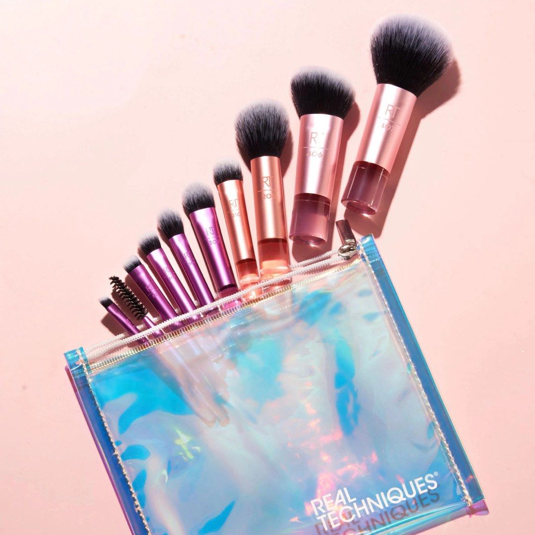ORIGINAL Real Techniques Travel Fantasy Mini Brush Kit (Category: Makeup) located in Bulacan. Submitted by mykakarizza (Listing ID 1462047998, Image 2). Description: Personal items ✨✨ ORIGINAL 💯 Brandnew 💯 Real Techniques Travel Fantasy Mini Brush Kit 10 short handles but full-sized brushes With travel pouch ₱850.
