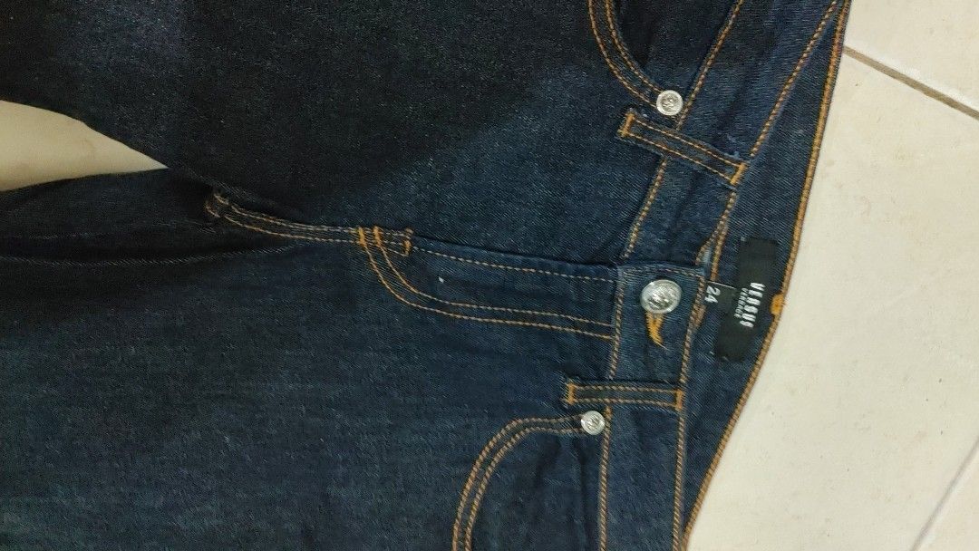 Original Versace Skinny Jeans (Category: Babies & Kids Fashion) located in Quezon City. Submitted by chph2nd (Listing ID 1462063121, Image 3). Description: My daughter's preloved. used only a few times. may fit 8-10 yrs old. depending on kids body frame..