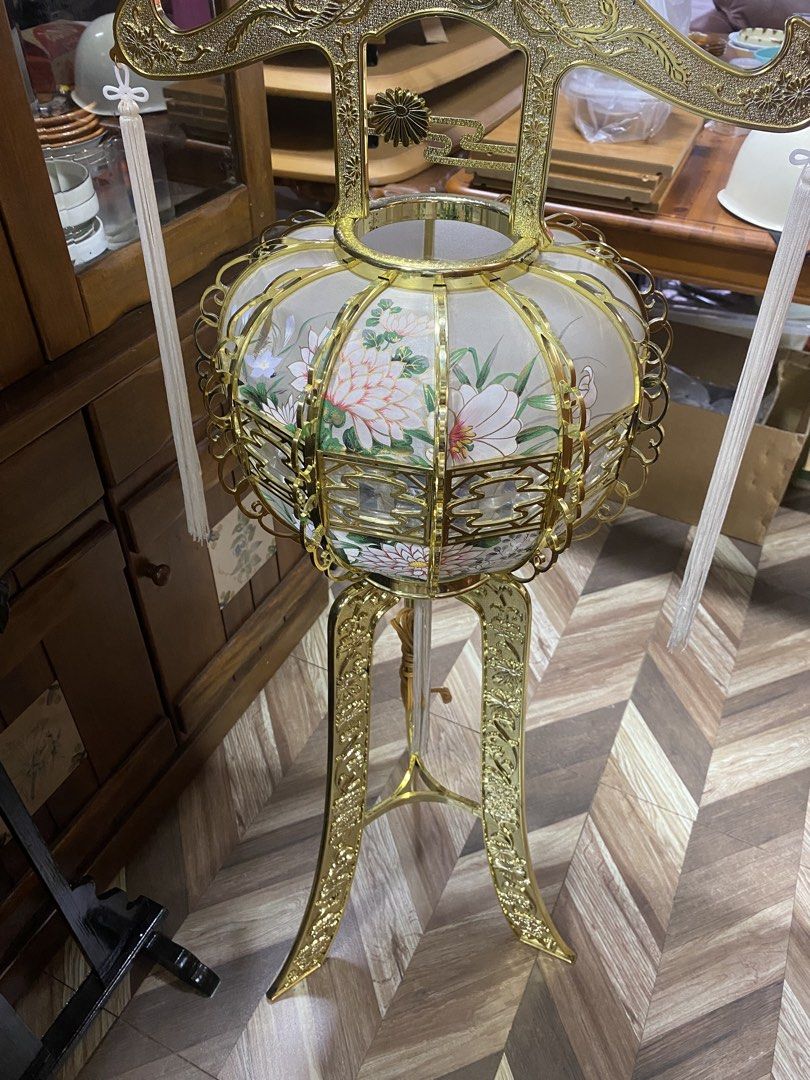 Ornate Japanese Lantern (Category: Other Home Furniture) located in Carmona. Submitted by myy_yy (Listing ID 1462140932, Image 2). Description: Condition: Good pre-owned condition. Please see photos for the actual condition and details. Dimensions: 155cm/45cm 💰 Price: ₱2700 📍 Location: Dasma, Sabang 🚚 Pickup/delivery Perfect for collectors, home décor, or anyone looking for a unique traditional decorative piece. 📩 Message me if interested. .