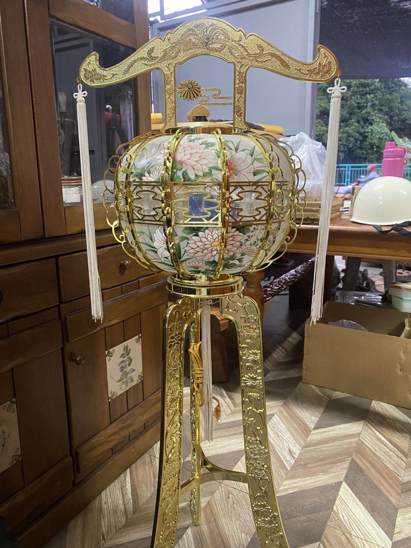 Ornate Japanese Lantern (Category: Other Home Furniture) located in Carmona. Submitted by myy_yy (Listing ID 1462140932, Image 1). Description: Condition: Good pre-owned condition. Please see photos for the actual condition and details. Dimensions: 155cm/45cm 💰 Price: ₱2700 📍 Location: Dasma, Sabang 🚚 Pickup/delivery Perfect for collectors, home décor, or anyone looking for a unique traditional decorative piece. 📩 Message me if interested. .