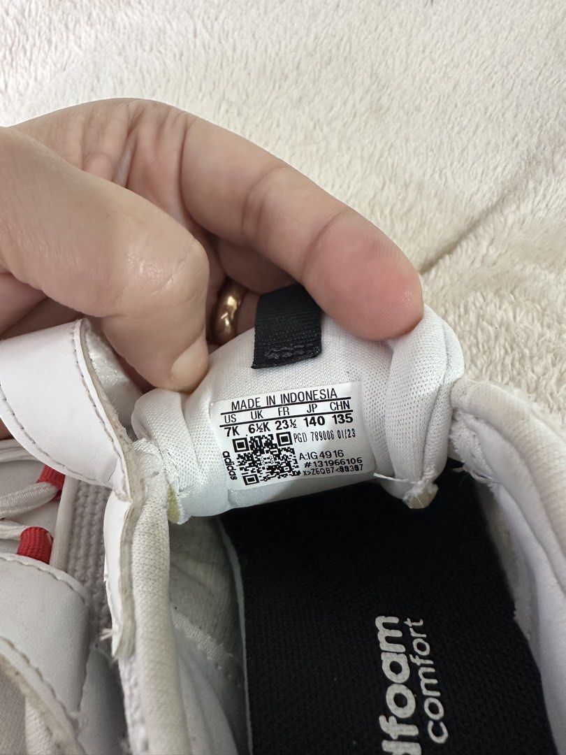 Oroginal adidas kids shoes (Category: Babies & Kids Fashion) located in Marikina City. Submitted by lad_23 (Listing ID 1462110929, Image 2). Description: .