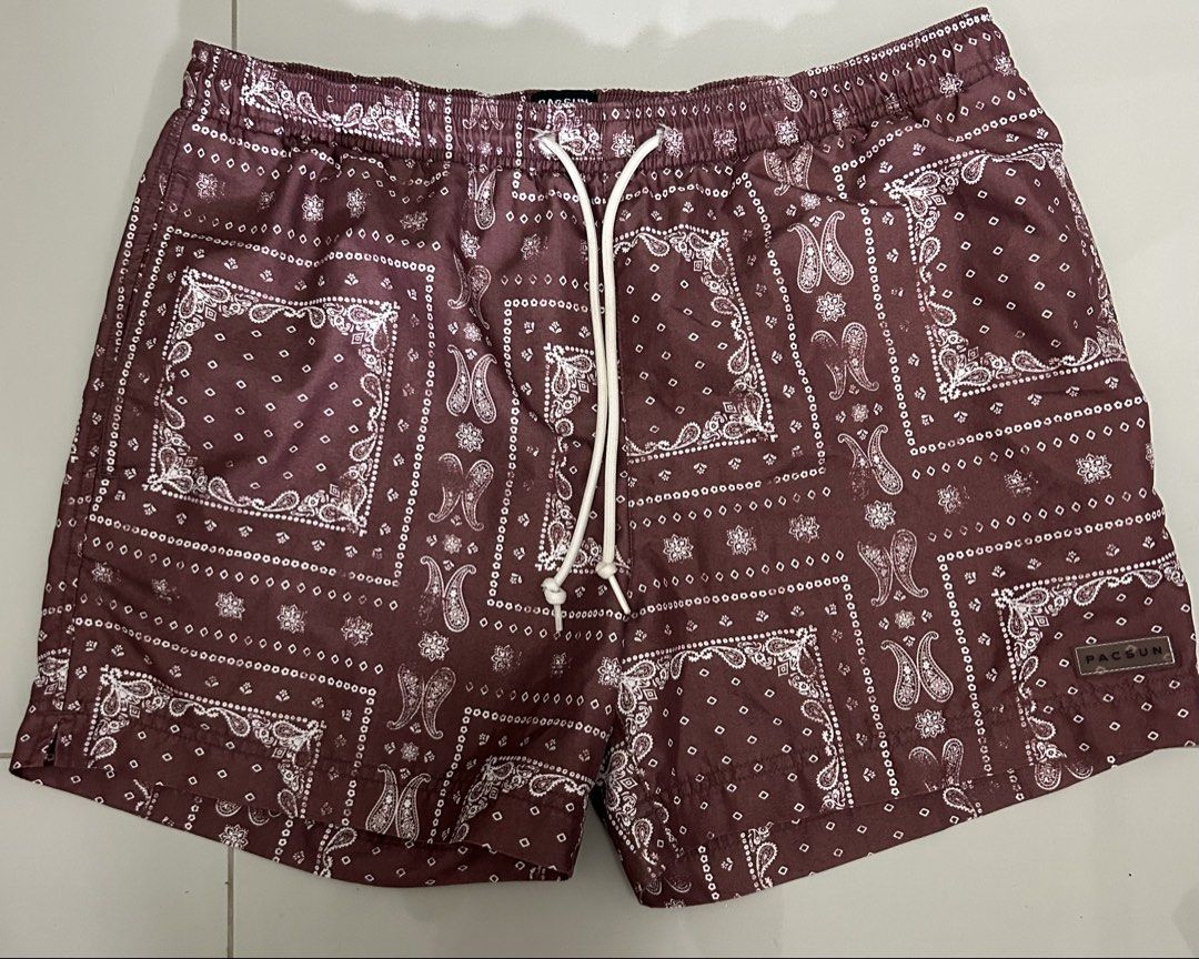 Pacsun Paisley Shorts (Category: Shorts) located in Quezon City. Submitted by carl.rgr22 (Listing ID 1462107934, Image 1). Description: Measurements: W32 x L14 No issue.