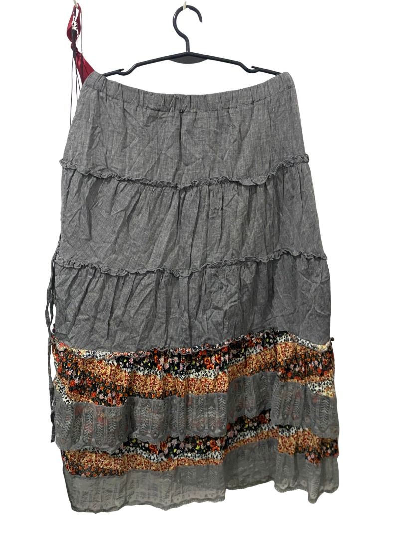 patchwork long gray skirt (Category: Skirts) located in Quezon City. Submitted by kastiel00 (Listing ID 1462204920, Image 1). Description: adjustable length.