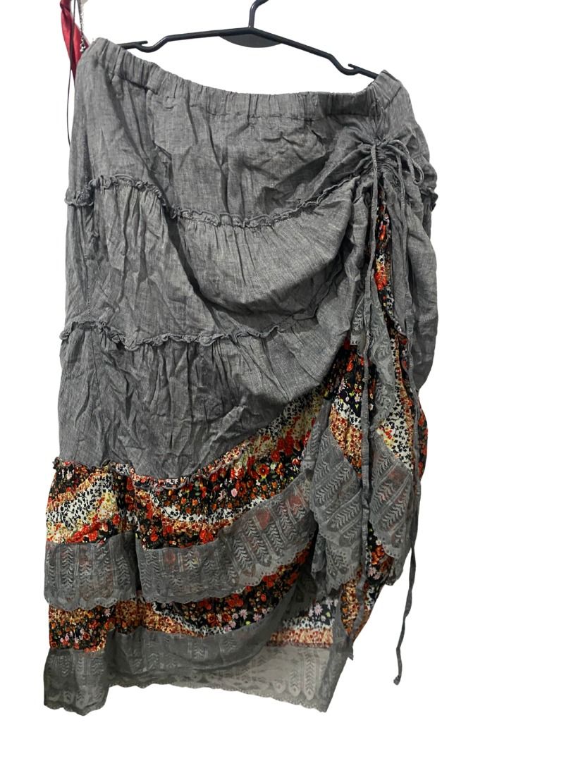 patchwork long gray skirt (Category: Skirts) located in Quezon City. Submitted by kastiel00 (Listing ID 1462204920, Image 3). Description: adjustable length.