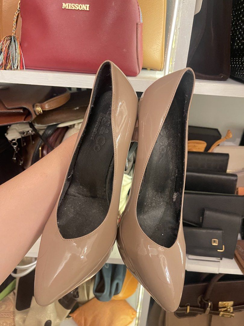 Patent Nude Platform Stiletto Heels (Category: Heels) located in Marilao. Submitted by wardrovearchives (Listing ID 1462204118, Image 3). Description: - Classic nude patent heels - Features a platform and stiletto heel - Elegant pointed toe design - Versatile: dress up or down - Ideal for work or a night out - Sleek patent finish - Easy to style with various outfits - once used.