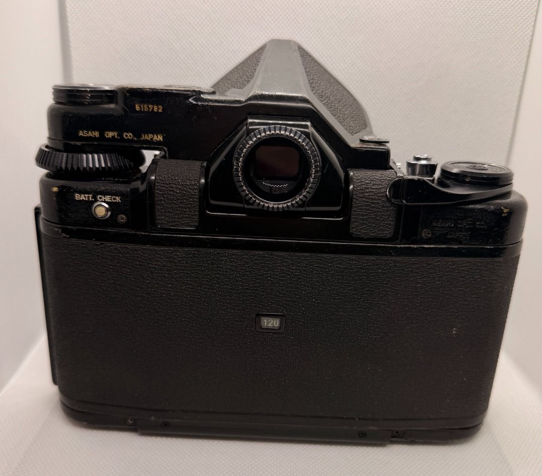 Pentax 6x7 中片幅菲林相機連鏡頭 （分類：相機）位於 Hong Kong。 由 kittak001 提交（商品編號 1462151471，圖片 2）。簡介： Pentax 6x7 + 105mm 用家機 操作正常 測光失靈。