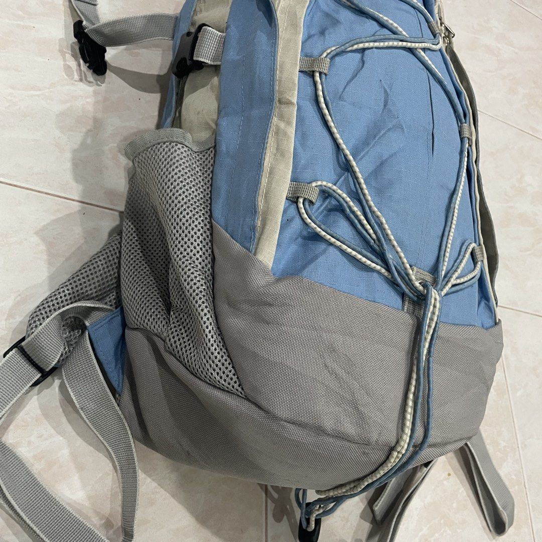 Piko Backpack (Category: Backpacks) located in Kota Bharu. Submitted by thecamie (Listing ID 1462212866, Image 3). Description: #available Waist:15 Labuh:19 condition:9/10 #bundle #bundlemalaysia #bundlemurah #kakibundle #bundlesale #bundlevintage #bundlemalaysiavintage #bundleoriginal #bundlebaju #chromeheart #gucci #flathead #streetwear #bundletimur #versace #baggysweatshirt Ref4397 .