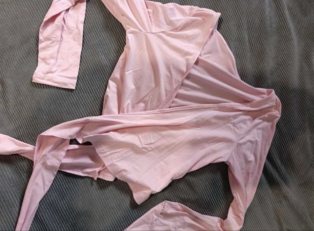 Pilates / yoga wrap top (Category: Activewear) located in Davao. Submitted by quickootd (Listing ID 1462044846, Image 2). Description: pink pilates / yoga wrap top.