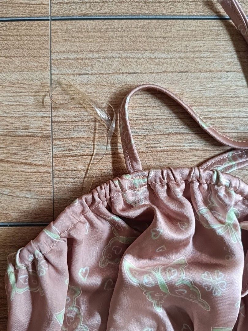 Pink butterfly top (Category: Sleeveless) located in Manila. Submitted by yraeclub (Listing ID 1462064093, Image 3). Description: ♡ size: S-M.