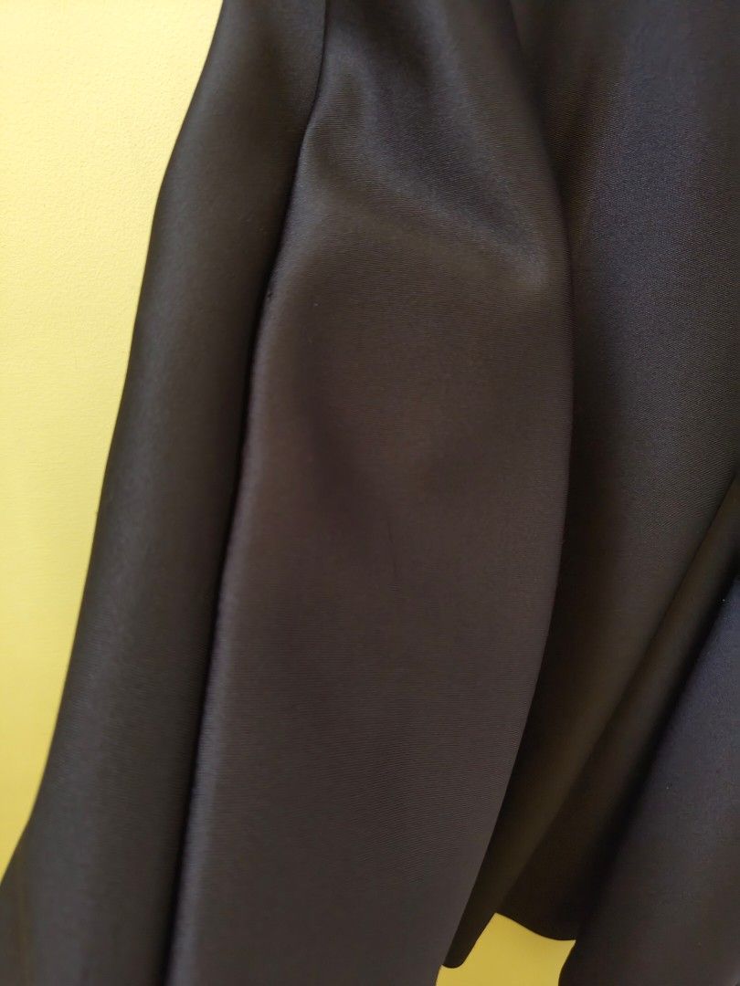 PINK MANILA Black Elegant Skirt (Category: Skirts) located in Quezon City. Submitted by teleh.reyes (Listing ID 1462066943, Image 2). Description: Small to Medium with few runs.