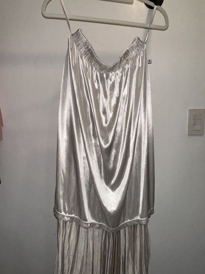 Pleated Maxi Skirt (Category: Skirts) located in Taguig. Submitted by juansevie143 (Listing ID 1462175310, Image 3). Description: .