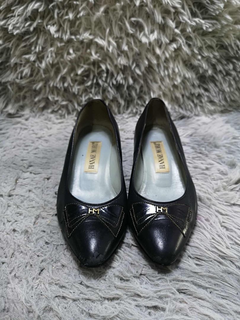 Pointed Toe Classic Black Leather Low Heeled Shoes (Category: Heels) located in Santa Cruz. Submitted by jmy_surplus.2 (Listing ID 1462081739, Image 3). Description: Size ; 22cm Color ; Black Type ; Heels Brand ; No brand Material ; Leather Style ; Black Leather Low heeled Shoes LR 171 JMY 4 Batch #220.