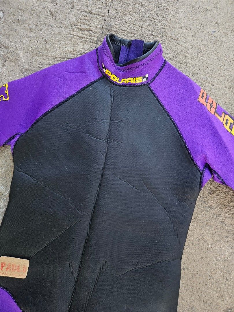 Polaris Neoprene Shorty Wetsuit-Size Medium (Category: Activewear) located in San Pablo. Submitted by pablo_pablo25 (Listing ID 1462099524, Image 3). Description: Made in USA🇺🇸 Medium 17width pit to pit V.Good Condi no Issue/need clean vintage.