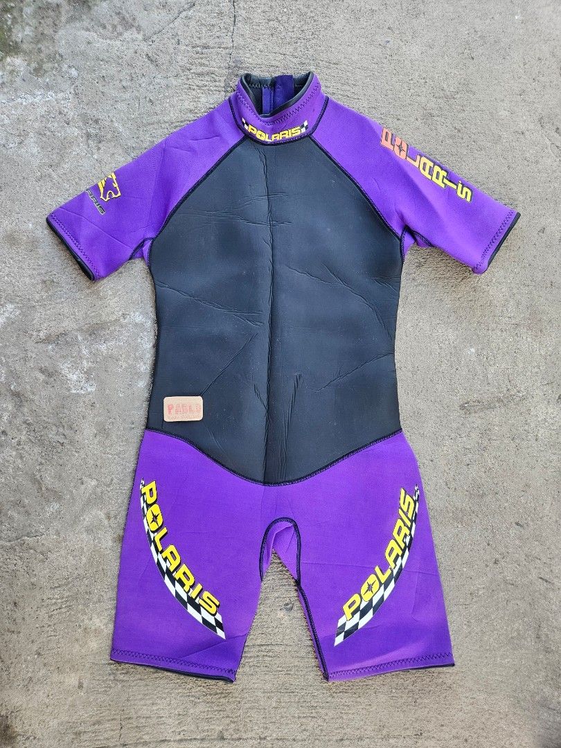 Polaris Neoprene Shorty Wetsuit-Size Medium (Category: Activewear) located in San Pablo. Submitted by pablo_pablo25 (Listing ID 1462099524, Image 1). Description: Made in USA🇺🇸 Medium 17width pit to pit V.Good Condi no Issue/need clean vintage.
