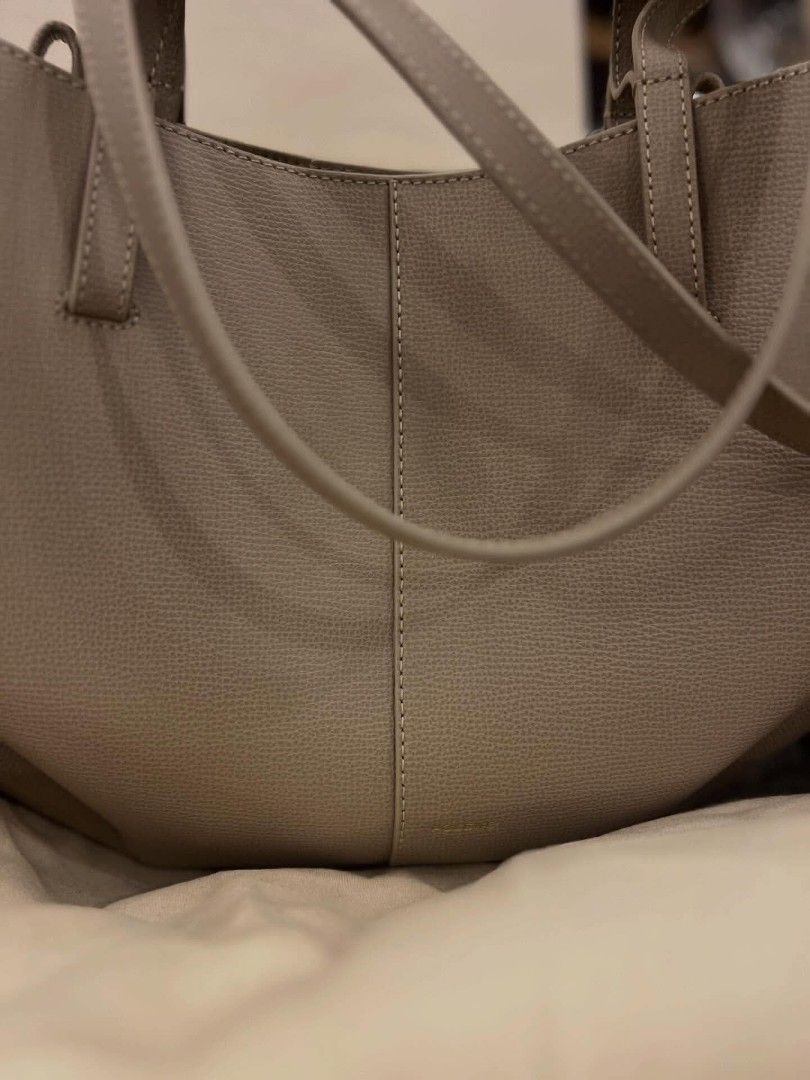 Polene Bag (Category: Luxury Bags & Wallets) located in Paoay. Submitted by rvf1230 (Listing ID 1462123545, Image 2). Description: .