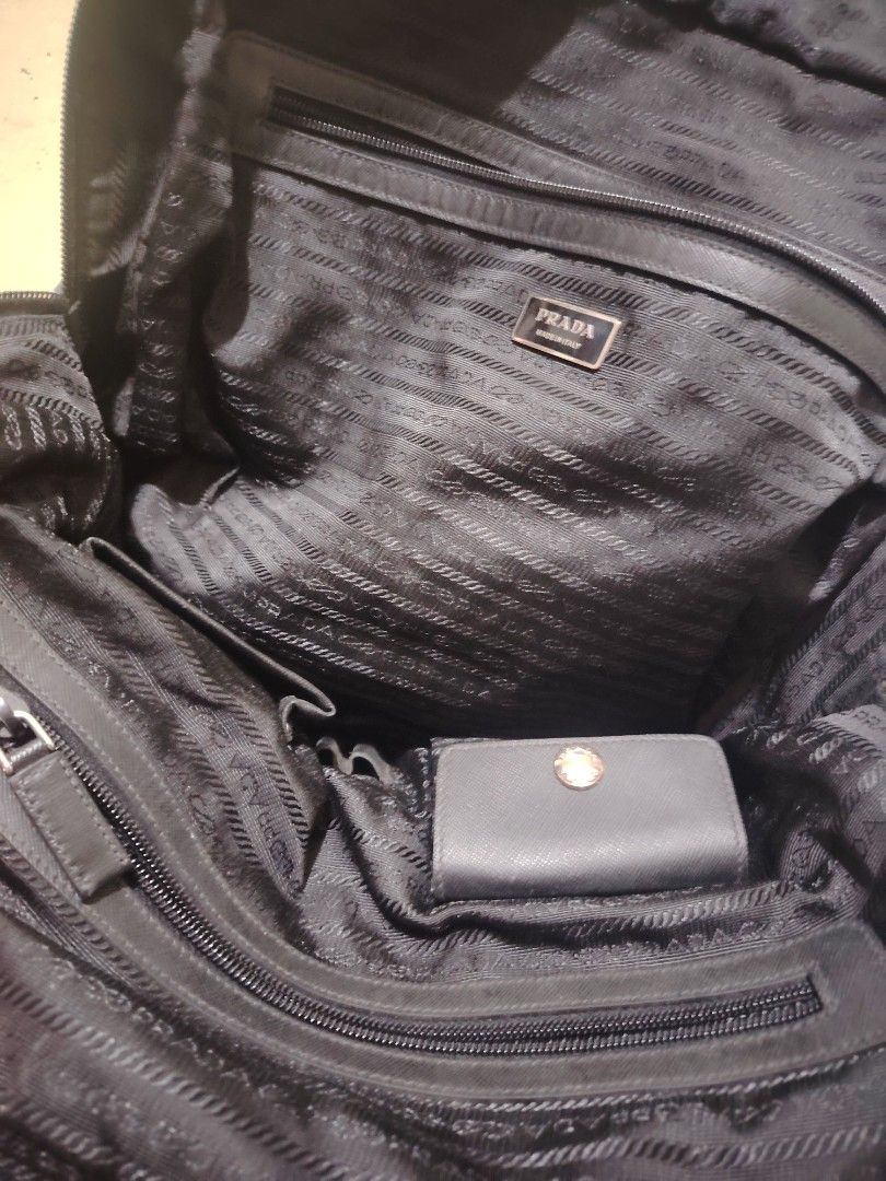 Prada (Category: Laptop Bags & Sleeves) located in Bulacan. Submitted by jhefkheelo02163 (Listing ID 1462082442, Image 3). Description: Og prada no flaws Wala lng sling Supernice in actual.