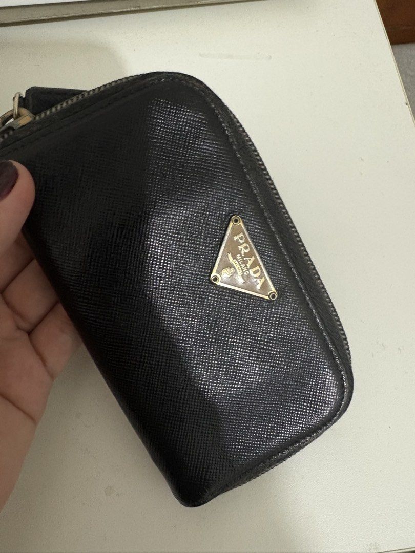 Prada Key Cles (Category: Luxury Accessories) located in Quezon City. Submitted by kaaat15 (Listing ID 1462058188, Image 1). Description: .
