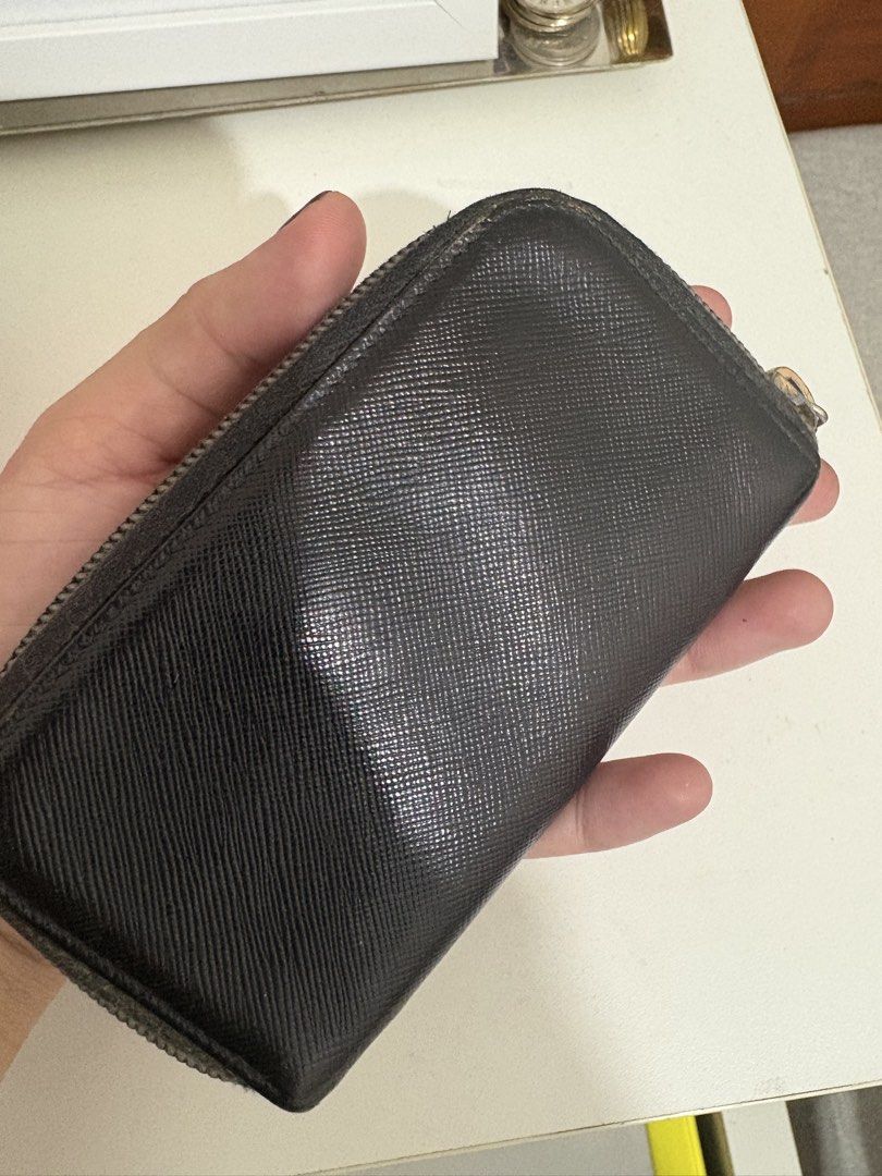 Prada Key Cles (Category: Luxury Accessories) located in Quezon City. Submitted by kaaat15 (Listing ID 1462058188, Image 2). Description: .