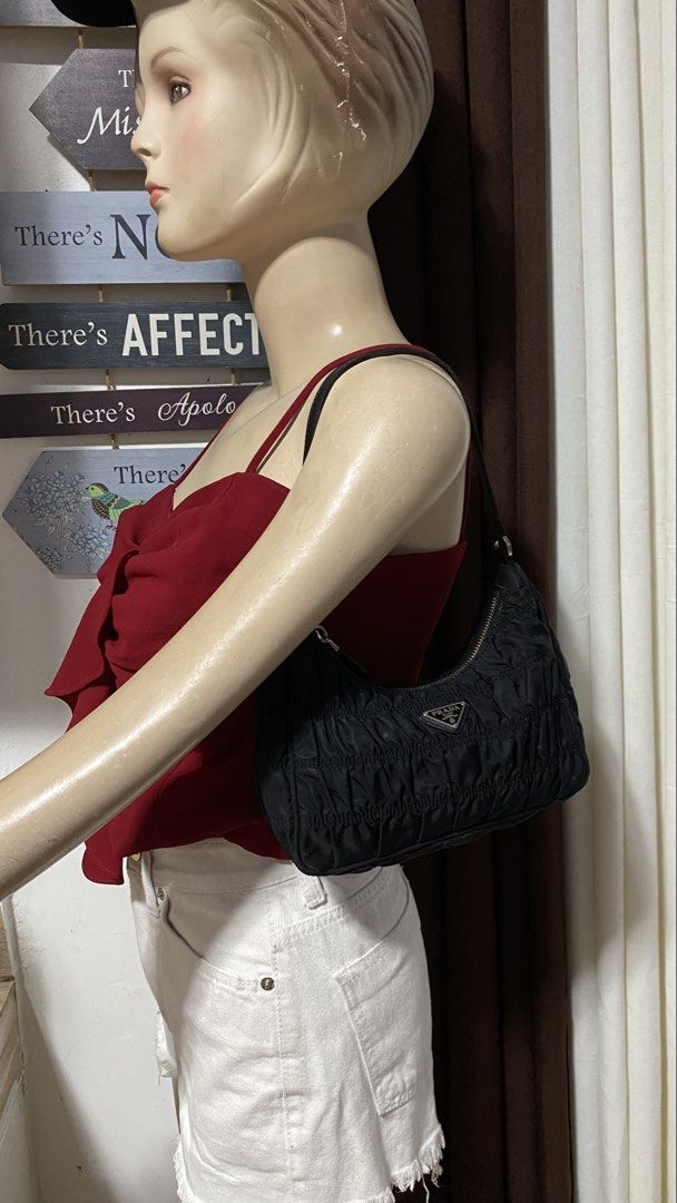 Prada small kili (Category: Luxury Bags & Wallets) located in Tagum. Submitted by amarasluxbag (Listing ID 1462136683, Image 1). Description: With minimal cracks sa strap Sign of use Maganda pa nmn Good condition .
