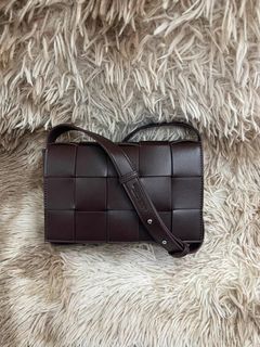 (Category: ) located in . Submitted by bagsandmanymanymore1 (Listing ID 1462214487, Image 1). Description: .