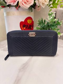 (Category: ) located in . Submitted by luxshare_preloved_ (Listing ID 1462128894, Image 1). Description: .