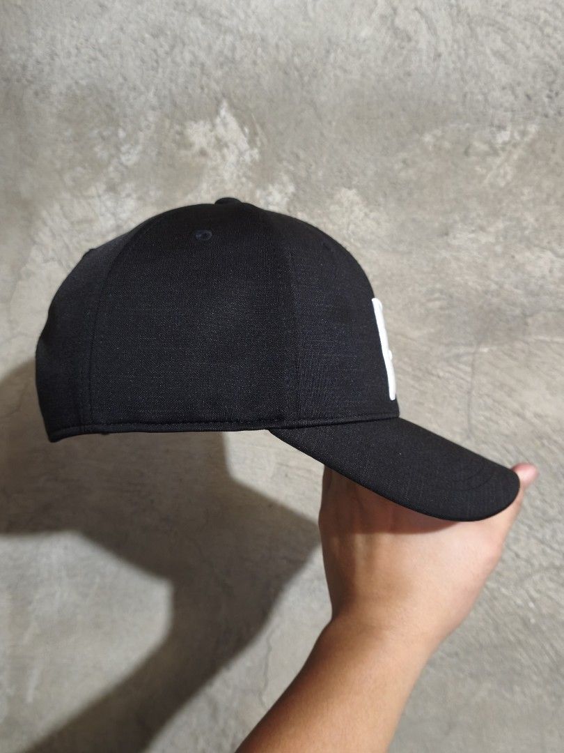 PUMA GOLF HAT (Category: Golf) located in Muntinlupa City. Submitted by themakhatter (Listing ID 1462128767, Image 3). Description: 850 +SF PUMA GOLF HAT ONE SIZE FITS ALL SNAPBACK ADJUSTMENT DRI-FIT MATERIAL IN EXCELLENT 9.5/10 LIKE NEW CONDITION WASHED AND READY TO WEAR.