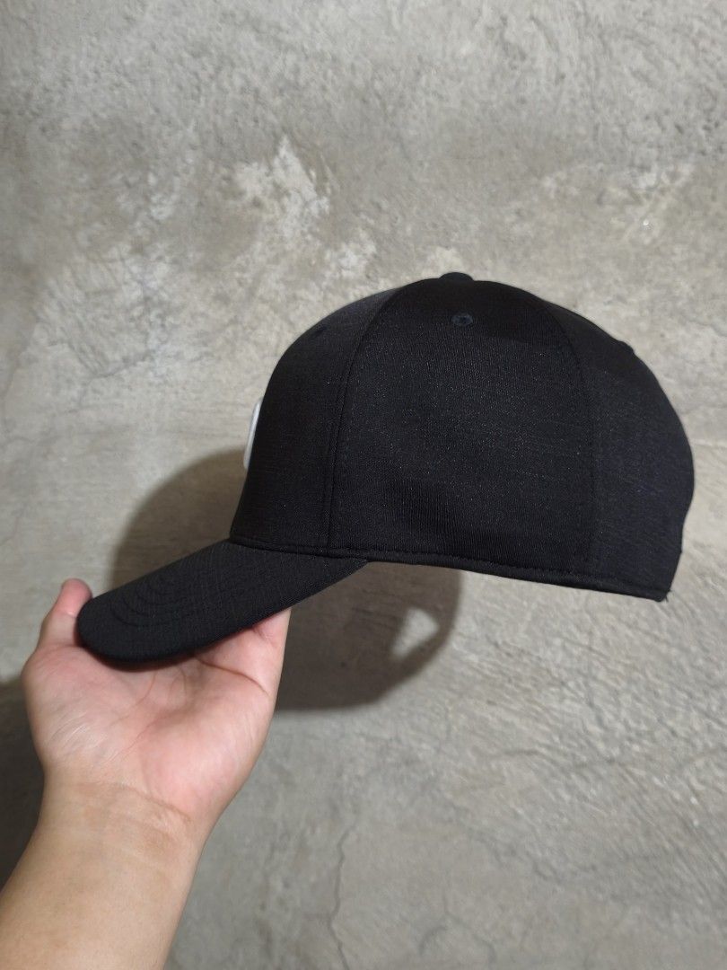 PUMA GOLF HAT (Category: Golf) located in Muntinlupa City. Submitted by themakhatter (Listing ID 1462128767, Image 2). Description: 850 +SF PUMA GOLF HAT ONE SIZE FITS ALL SNAPBACK ADJUSTMENT DRI-FIT MATERIAL IN EXCELLENT 9.5/10 LIKE NEW CONDITION WASHED AND READY TO WEAR.