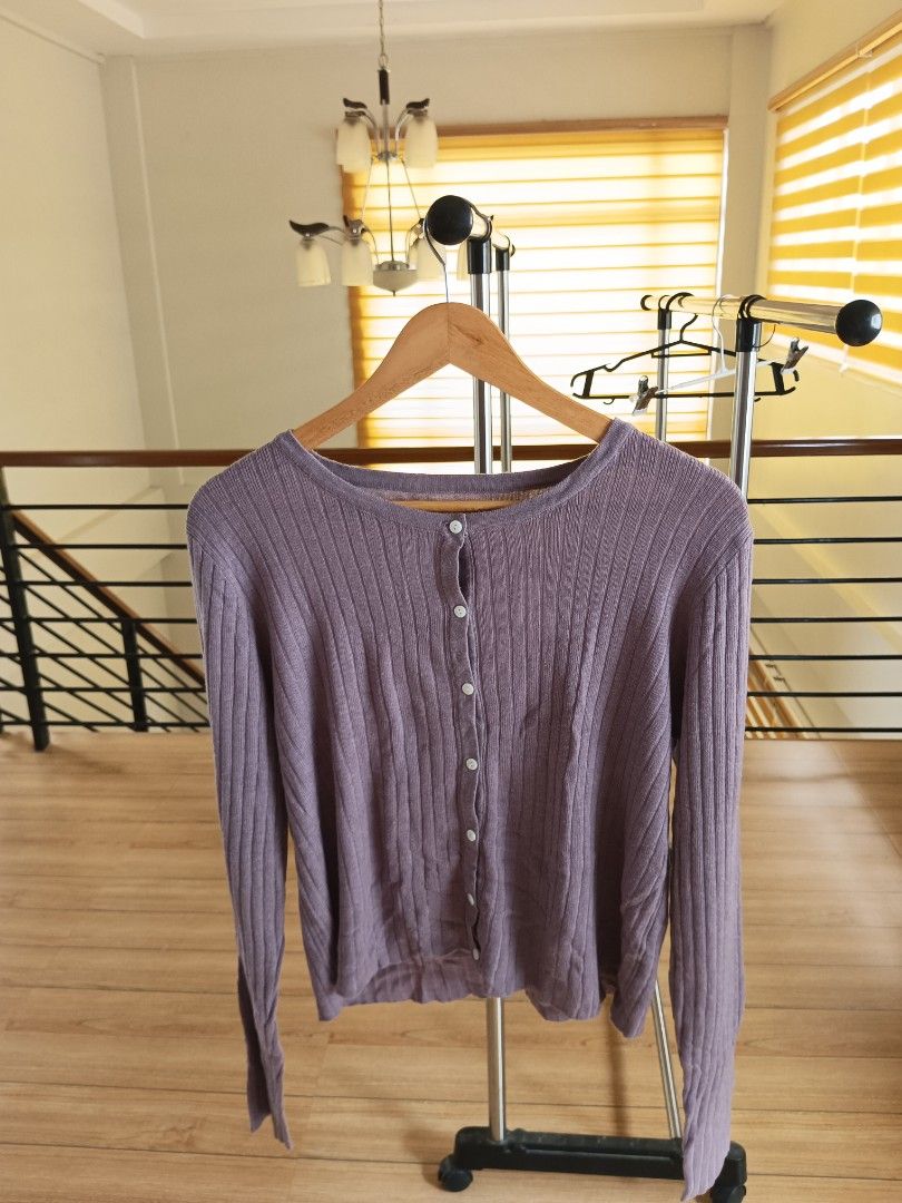 Purple cardigan (Category: Longsleeves) located in Manila. Submitted by yraeclub (Listing ID 1462139169, Image 2). Description: pag mabraso ka (like me), pwedeng pwede ito sayo ♡ size: M.