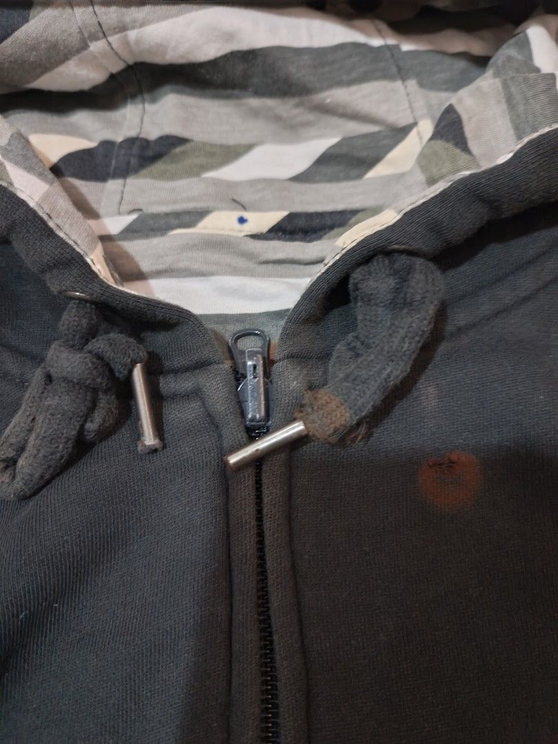QUICKSILVER REVERSIBLE JACKET (Category: Coats, Jackets and Outerwear) located in Calabanga. Submitted by just-thrift (Listing ID 1462092909, Image 3). Description: QUICKSILVER REVERSIBLE JACKET ‎GOOD CONDITION ‎COLOR RATE:8.5/10 ISSUE:NAKA UPLOAD NA CHECK NALANG PO NINYO THANKS ‎DIMES:21/25.5 ‎SLEEVE:24 ‎.