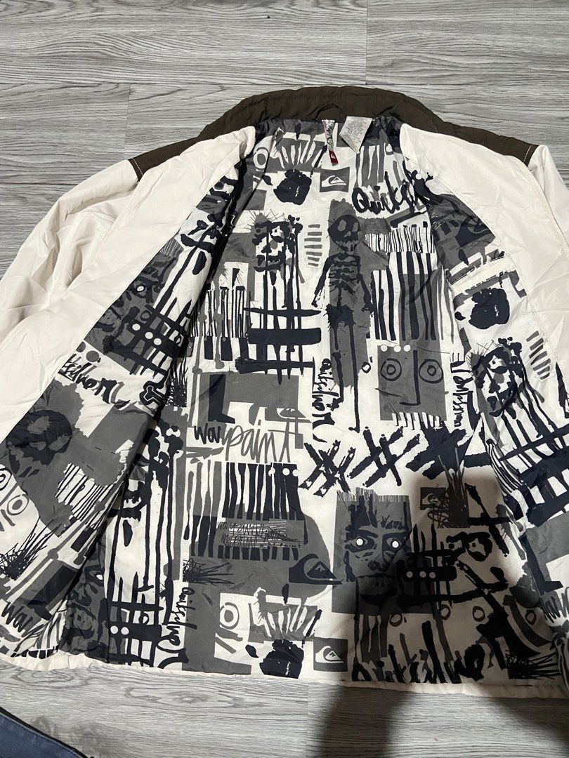 Quicksilver zipup (Category: Coats, Jackets and Outerwear) located in Cavite. Submitted by thrift_finds2000 (Listing ID 1462259115, Image 3). Description: Dimes 25/28.