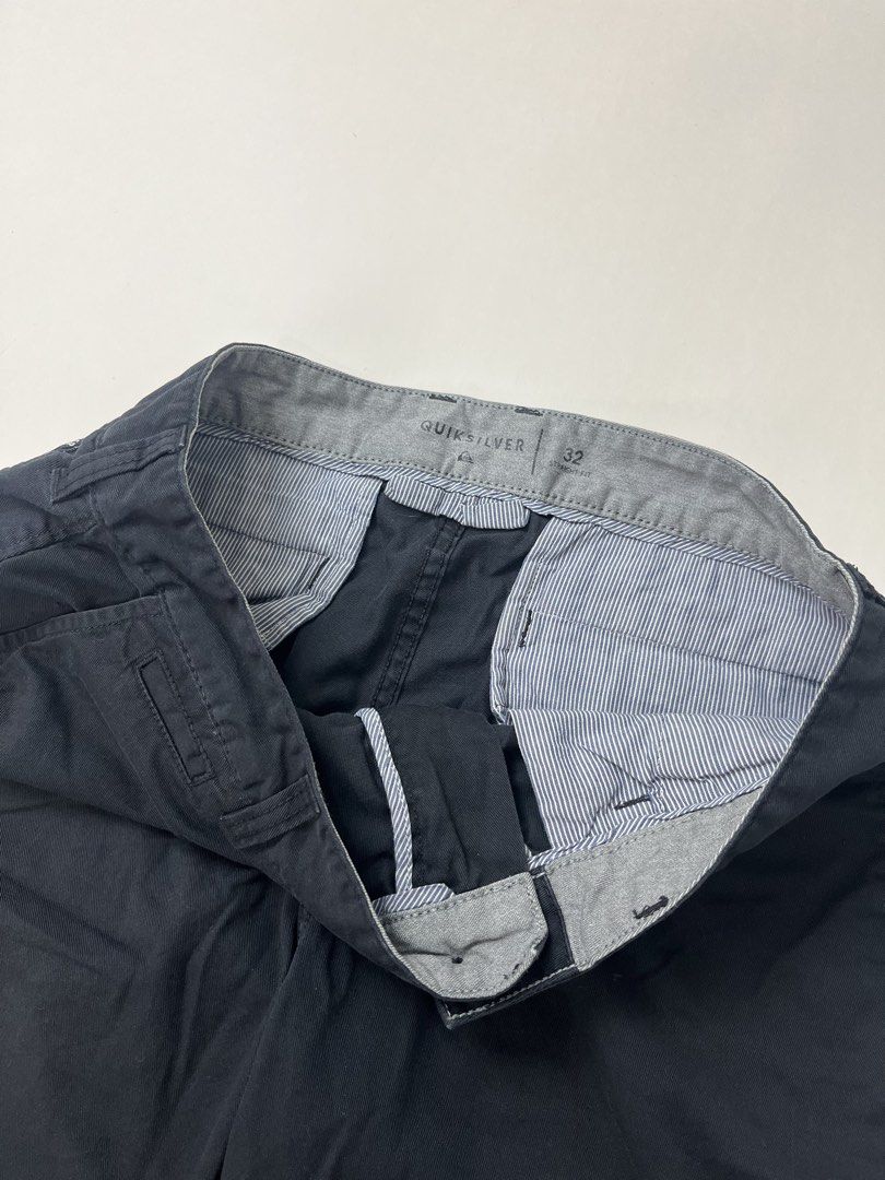 Quiksilver Shorts (Category: Shorts) located in Makati City. Submitted by ufcknwthbst (Listing ID 1462076025, Image 3). Description: 19 inch length 9.5/10 condition No issue.