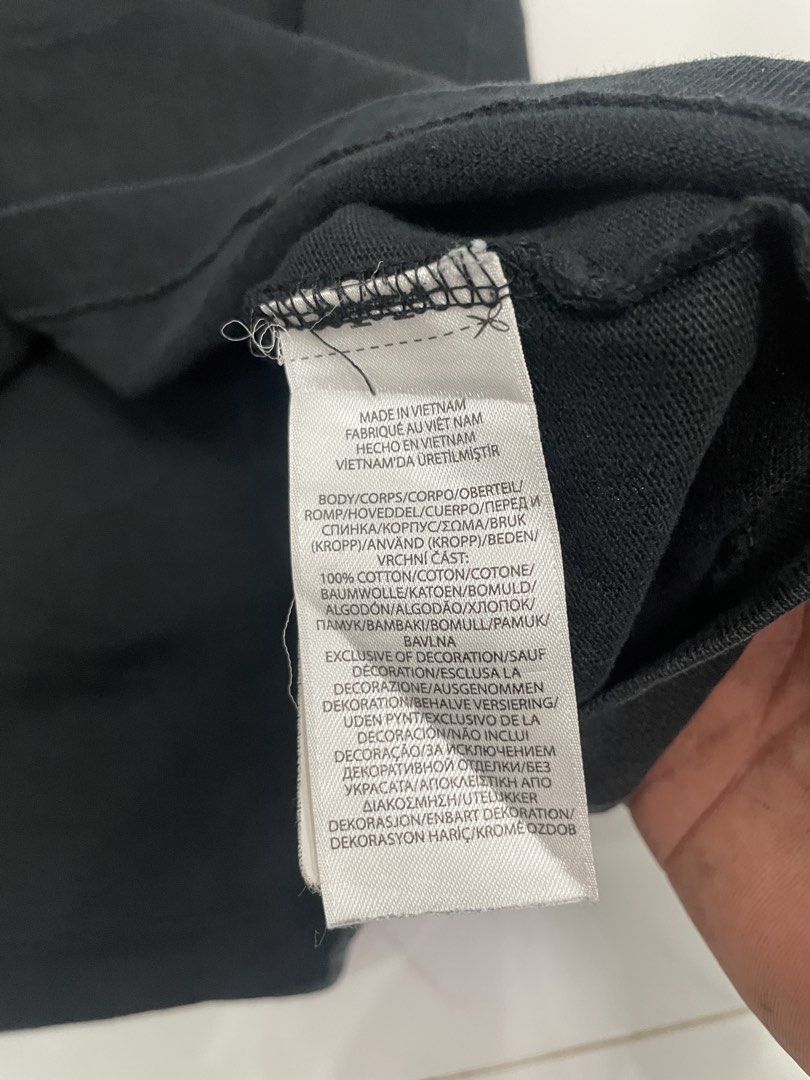 RALPH LAUREN SHIRT (Category: Tshirts & Polo Shirts ) located in Pinamungahan. Submitted by yugenfajar95939 (Listing ID 1462050262, Image 3). Description: 📌 Ralph Lauren Shirt color rate: 9.7/10 excellent condition dimes: W 22 | L 27 issue: ❌ Dm to purchase📥 📍Pinamungajan Cebu.