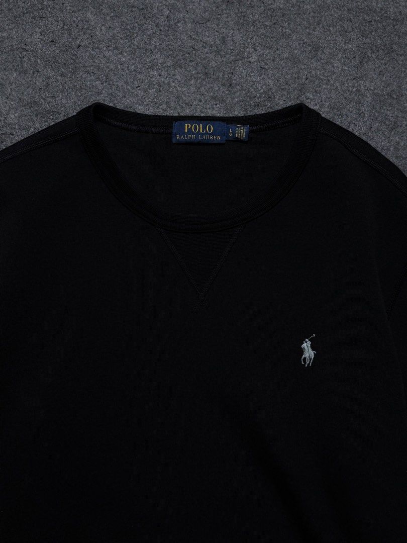 Ralph Lauren sweatshirt (Category: Coats, Jackets and Outerwear) located in Cebu City. Submitted by stylehub_ (Listing ID 1462088375, Image 3). Description: Large Width: 24 Length: 28 Condition: 9.9/10.