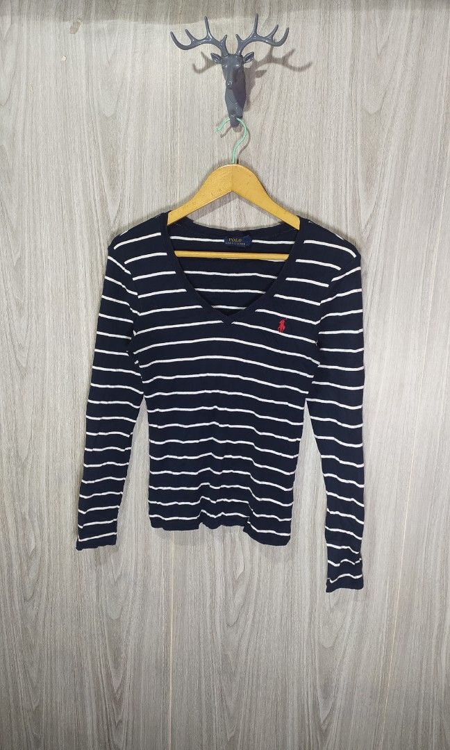Ralph Lauren V neck Long Sleeve (Category: Longsleeves) located in Milaor. Submitted by lootinout (Listing ID 1462191186, Image 1). Description: Ralph Lauren V neck Long Sleeve ✅Size: M ✅Width: 15.5 ✅Length: 23 ✅Sleeve: 24.5 ✅Color Rate: 9.5/10 ✅No Issue ✅Need Wash ✅Location: Bicol Naga City, Camarines Sur ✅Courier: J&T Express/Flash Express ✅MOP: Gcash only.