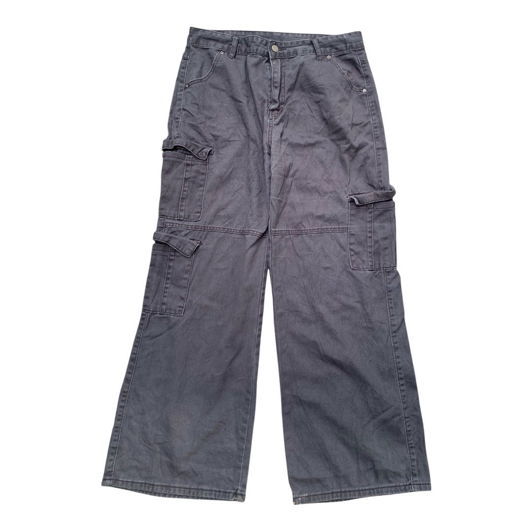 Random baggy cargo pants (Category: Jeans) located in Lipa City. Submitted by inglowetrust (Listing ID 1462114587, Image 1). Description: Size 31 Length:40 Width 19 Leg open 10.