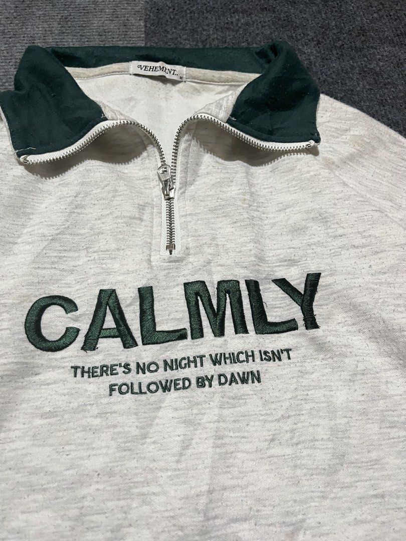 Random brand Qzip sweater long sleeve (Category: Coats, Jackets and Outerwear) located in Naga. Submitted by kots_rojan (Listing ID 1462208976, Image 2). Description: in excellent condition size M on tag can fit upto L boxy fit no issue color rate 9/10.