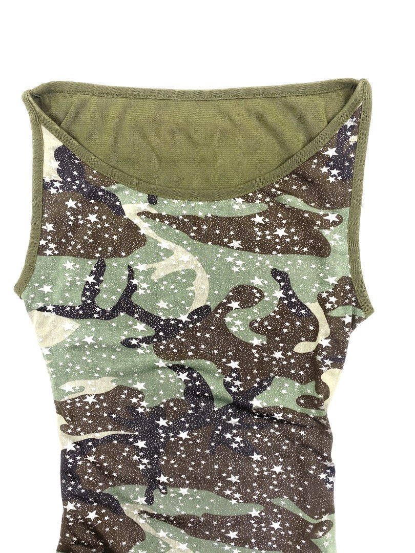 Random Star Camo Tank Top (Category: Sleeveless) located in Angeles City. Submitted by fruits.ph (Listing ID 1462135701, Image 2). Description: Measurements B:14” W:12” L:18.5” Size on Tag: ❌ Best Fit: M-Semi L *Flat lay measurements* Mannequin Size: M (34”; 25”) Color Rate: 10/10 Flaws: None Fabric Type: Mesh/ Stretchable Fabric ***Color may vary due to lighting. This item is properly washed and disinfected.***.