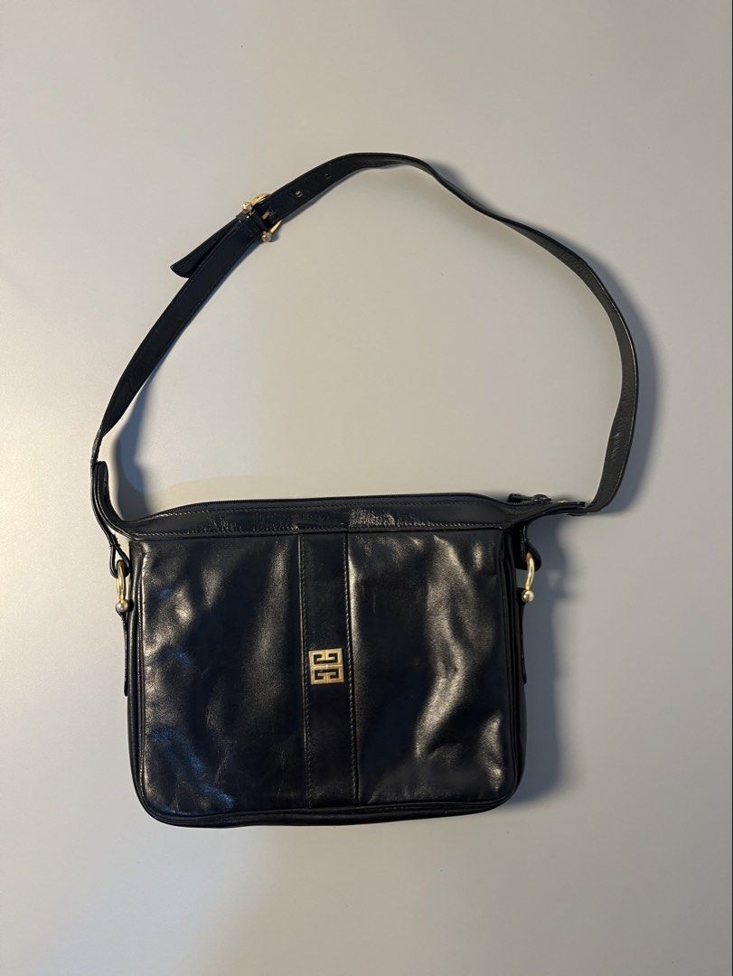 RARE GIVENCHY BAG AUTHENTIC (Category: Luxury Bags & Wallets) located in Mabalacat. Submitted by carlfinds (Listing ID 1462078251, Image 1). Description: iRARE VINTAGE GIVENCHY BAG Very good condition Authentic Mop gcash courier jnt.