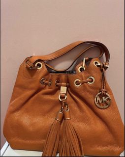 (Category: ) located in . Submitted by thriftniyuno (Listing ID 1462125788, Image 1). Description: .