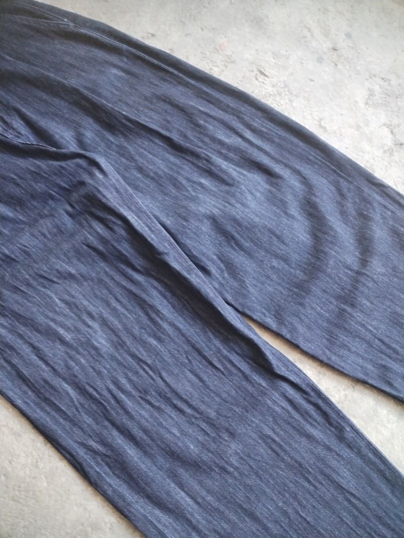 Raw Denim Baggy Jeans (Category: Jeans) located in Cavite. Submitted by benta.ni.jm (Listing ID 1462048019, Image 3). Description: Waist: 30" Length: 42" Thigh: 12" Hem: 9" Condition: 10/10 Color Rate: 10/10 Issue: 📩📩📩.