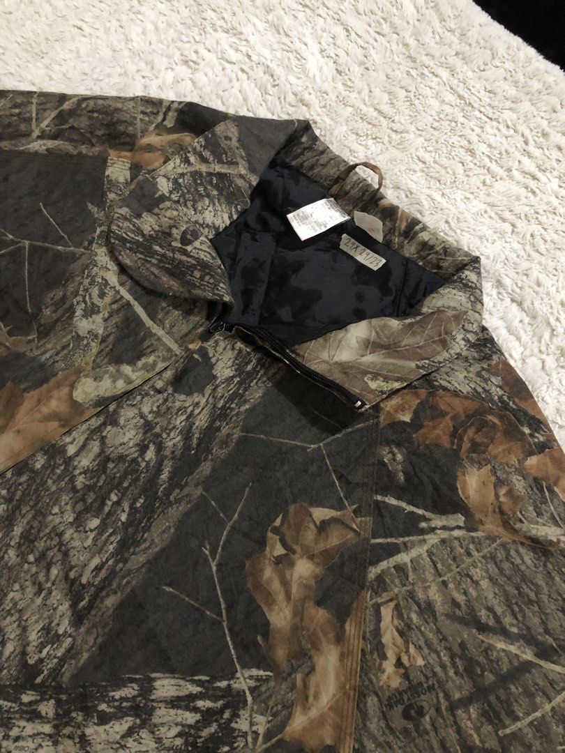 Real tree jacket (Category: Coats, Jackets and Outerwear) located in Canaman. Submitted by thriftmoboss (Listing ID 1462067964, Image 2). Description: 📌 REAL TREE CAMOUFLAGE ZIP UP W-29 L- 29 SHELL: 100% HOLYESTER INSULATION: 100% POLYESTER LINING: 100% NYLON “EXCLUSIVE OF DECORATION” EXTERIOR 100% POLIESTER AISLMIENTO 100% POLESTER FORRO: 100% NILON ‎need wash Not available:When worn ‎ISSUE: Price:930🏷️ ‎ ‎•✅PLUS SHIPPING FEE (+75) ‎•🔵MOP: G 