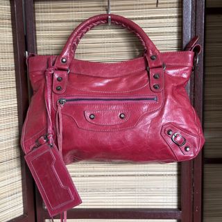 (Category: ) located in . Submitted by chic.botique (Listing ID 1462196191, Image 1). Description: .