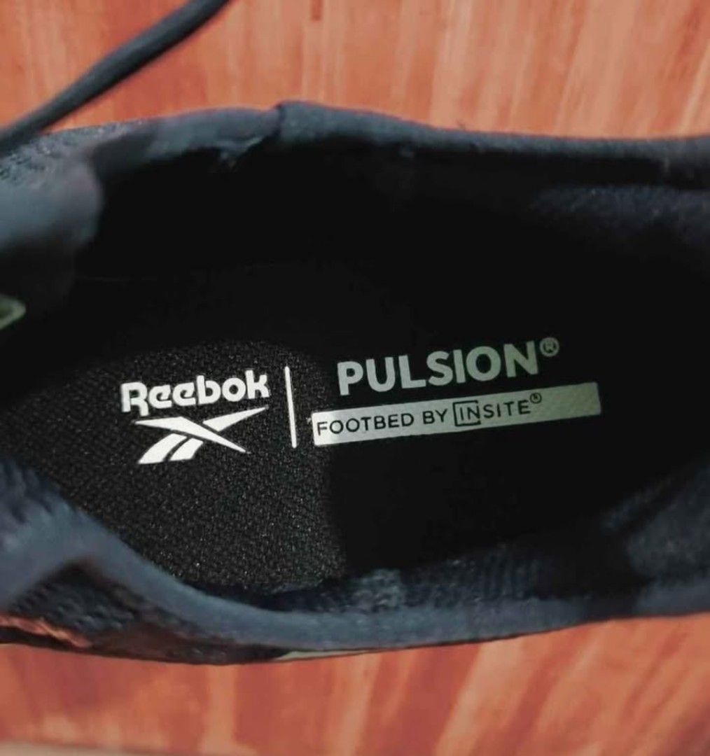 Reebok Running Shoes (Category: Sneakers) located in Binangonan. Submitted by silvercloud.b65211 (Listing ID 1462036360, Image 2). Description: US 7.5 3 times lang nagamit good as new.