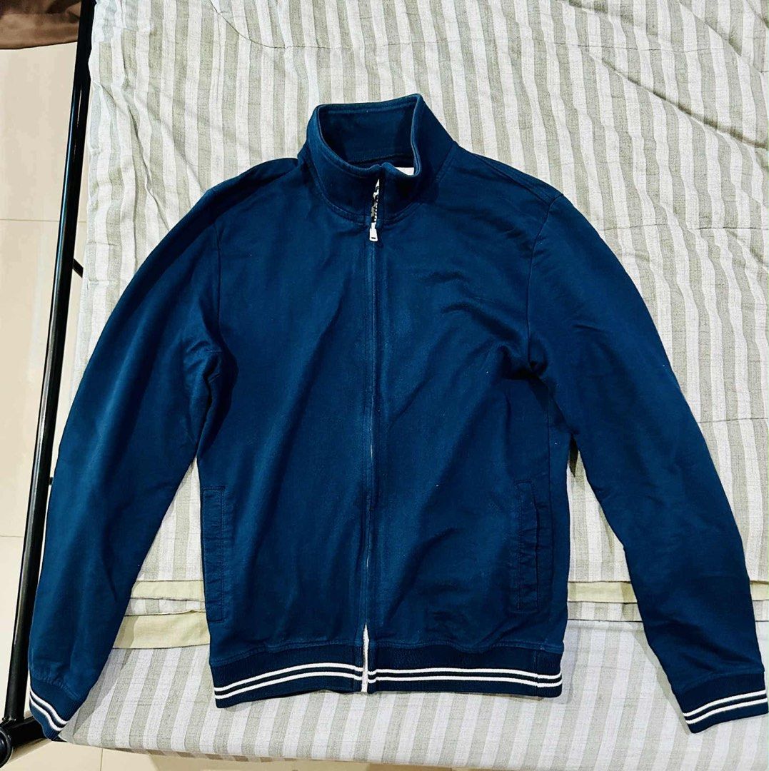 Regatta Navy Bomber Jacket (Category: Coats, Jackets and Outerwear) located in Manila. Submitted by vingoodies (Listing ID 1462100627, Image 1). Description: Pm for details 150 each with discount if you order 10 items or more.