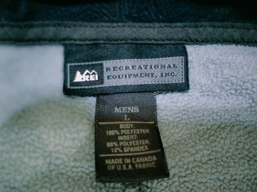 REI VEST (Category: Vests) located in Cabuyao City. Submitted by Bike_Clothing10 (Listing ID 1462148098, Image 3). Description: READ FIRST... FOR SALE: REI OUTDOOR VEST Brandnew Condition Size L Actual Dimes: 22x25 No Issue PRICE: 750 + SF PICK UP OR SHIPPING ONLY LOC: Cabuyao Laguna -NO COD/COP- PM FOR INQUIRIES.....
