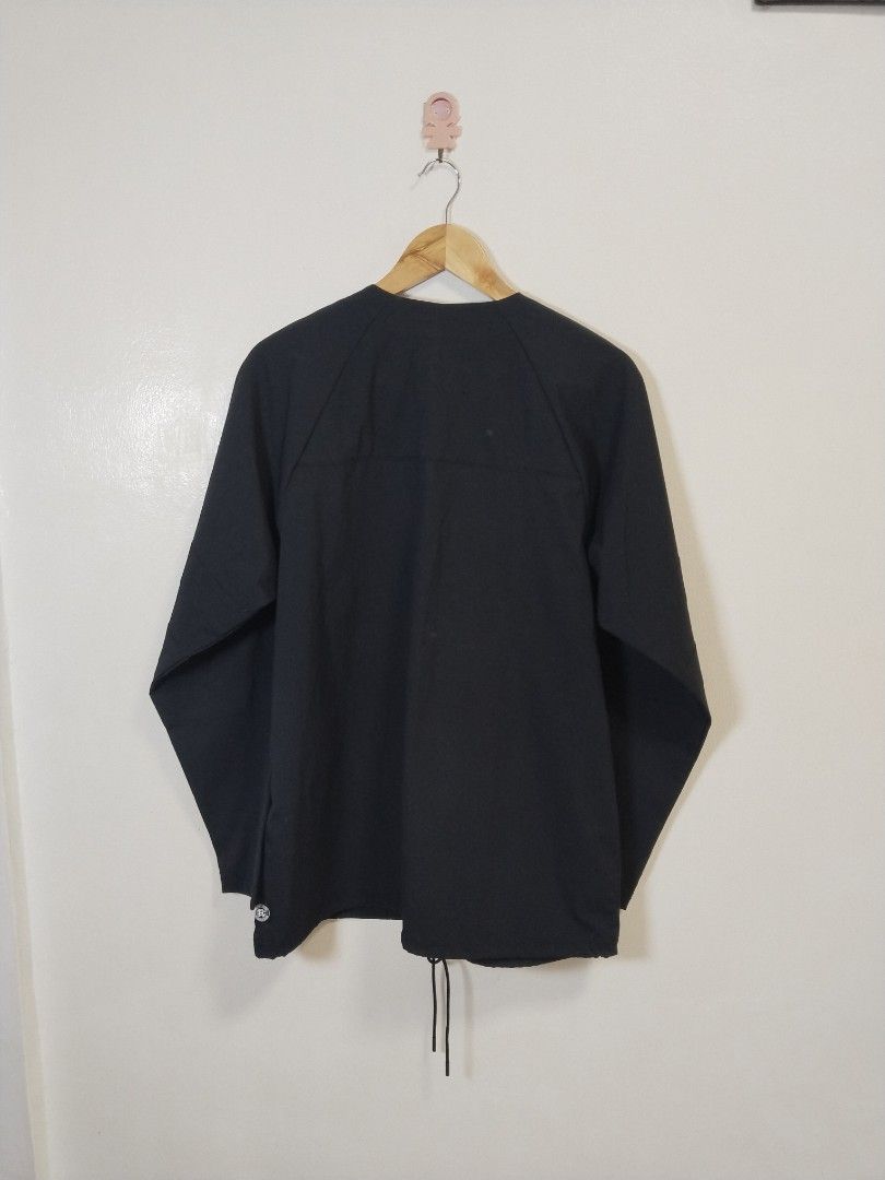Reigning champ collab jide osifeso (Category: Coats, Jackets and Outerwear) located in Pateros City. Submitted by blashjunks.y2k (Listing ID 1462143427, Image 2). Description: REIGNING CHAMP X JIDE OSIFESO PULLOVER SIZE MEDIUM ON TAG 29" LENGTH 22" WIDTH 350PHP MSG US.