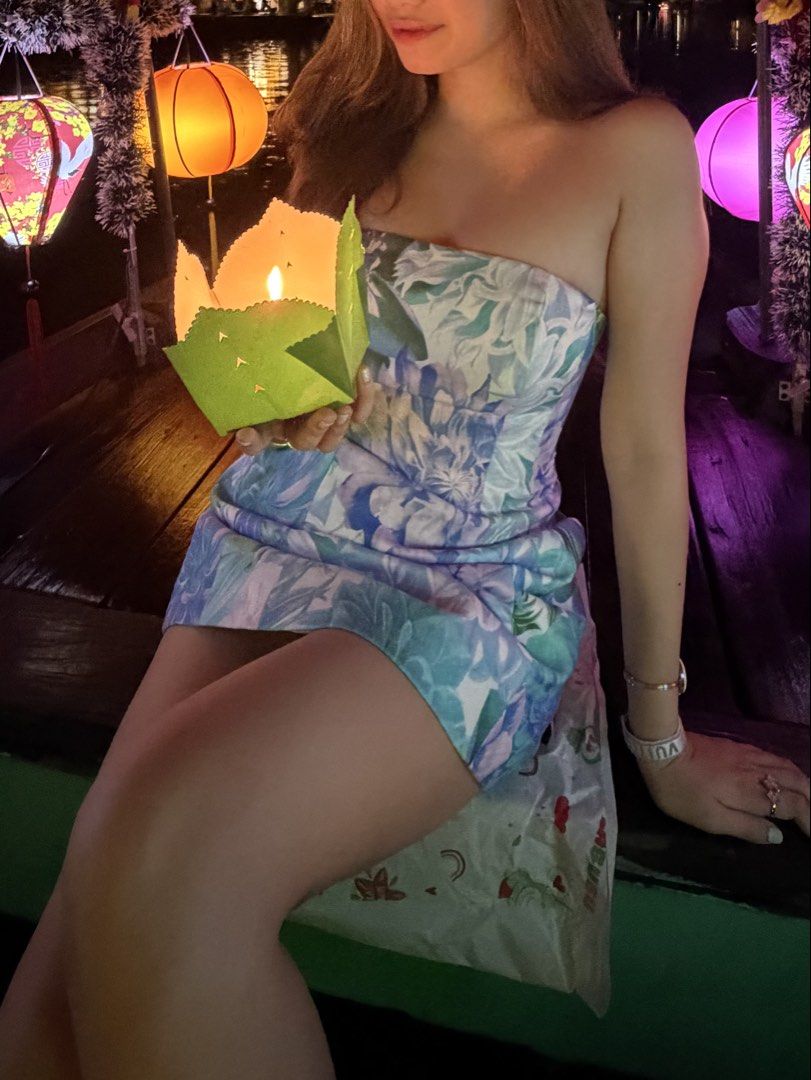 RENT: EVERNEW BLUE FLORAL DRESS (Category: Dresses) located in Manila. Submitted by zeahskloset (Listing ID 1445324562, Image 2). Description: .