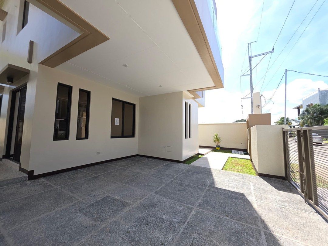 RFO 5BR Luxury Home in Dasma Cavite (Category: House & Lot) located in Calamba. Submitted by cherrymay.broker (Listing ID 1462180949, Image 2). Description: 🏡 MOVE-IN READY | GREEN MEADOWS, ORCHARD DASMARIÑAS A beautiful home, already built. Your next chapter can begin now. If you’re looking for a home with space, privacy, and an elegant community setting, this fully constructed residence in Green Meadows, Orchard Dasmariñas deserves a closer lo