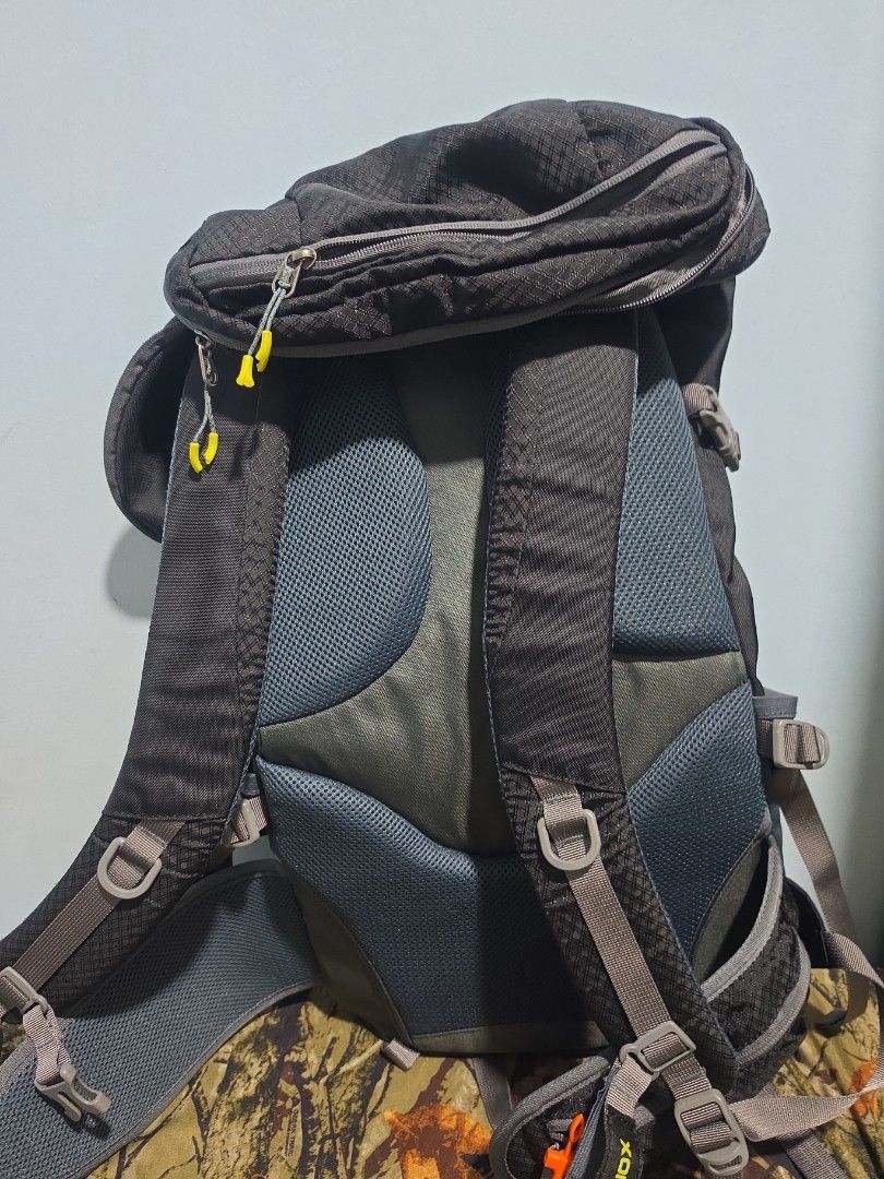 Rhinox Hiking Bag 45L (Category: Backpacks) located in Quezon City. Submitted by aldenpv (Listing ID 1462158826, Image 2). Description: Rhinox Hiking Bag 45L No issues with zipper except for the pull tab accessory (see third photo) but does not affect opening zipper Did not have any issue with fitting to airplane storage bin. Comes with waterproof reflecting cover RFS: Decluttering and upgrading.